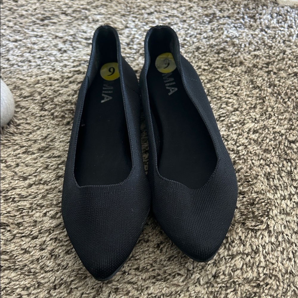 MIA Women's Black Textured Flats